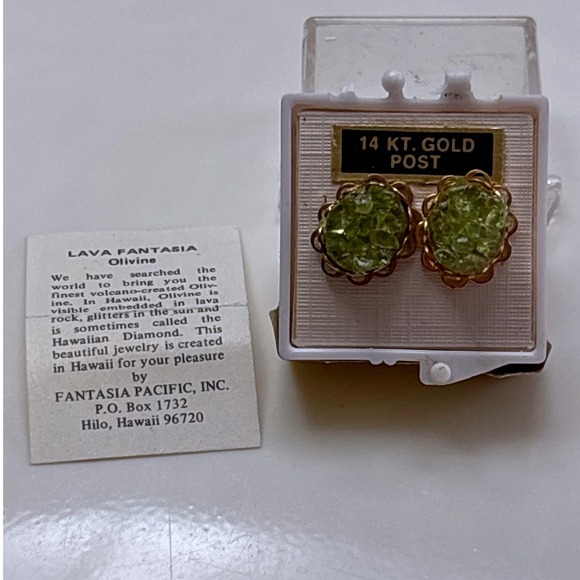 Fantasia Pacific Jewelry - Vintage Fantasia Pacific Lava Fantasia Olivine 14K Gold Post Stud Earrings